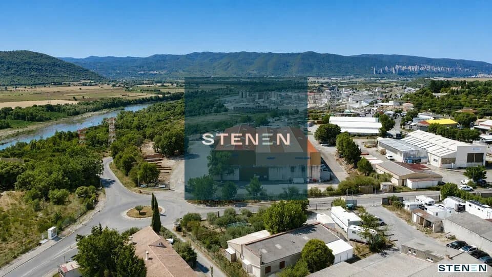 ENTREPOT A VENDRE DE 3 100 M&sup2;