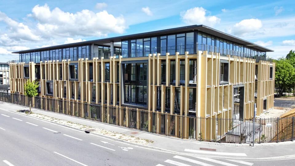 BUREAUX A LOUER DE 1 595 M&sup2; DIVISIBLES A PARTIR DE 500 M&sup2;