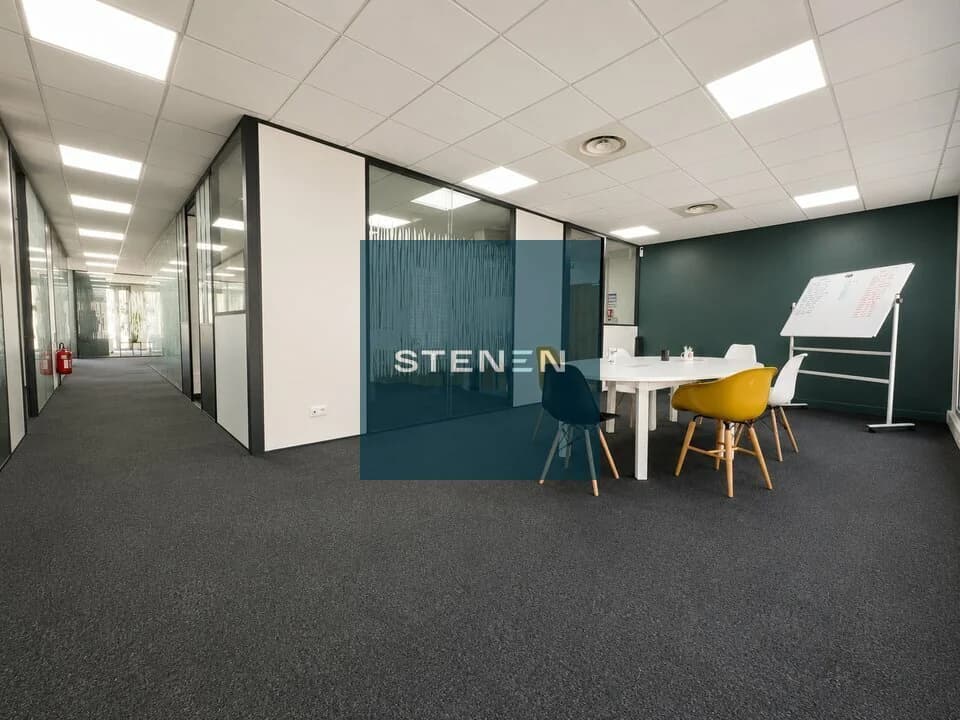 BUREAUX A LOUER DE 261 M&sup2;