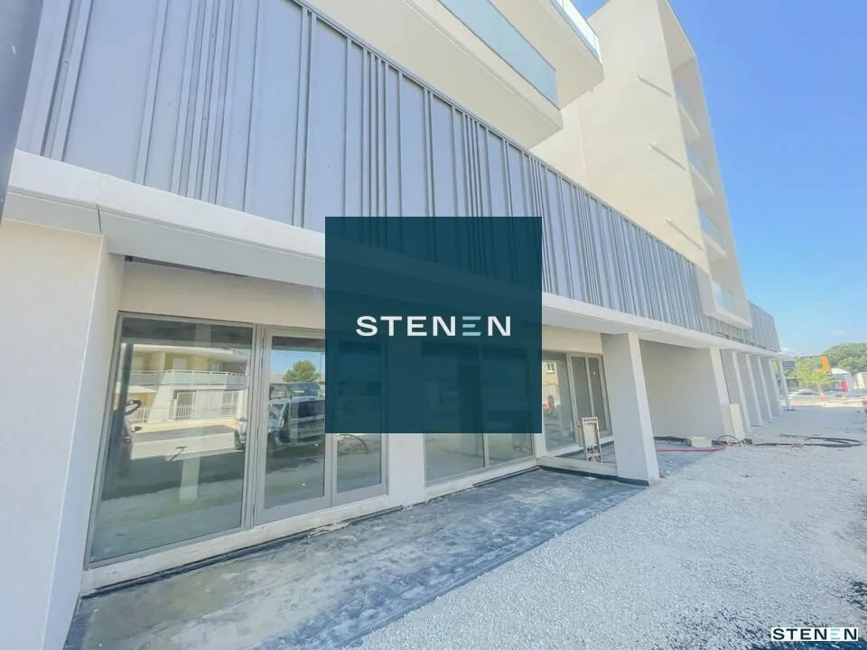 LOCAL COMMERCIAL A VENDRE OU A LOUER DE 742 M&sup2; DIVISIBLES A PARTIR DE 255 M&sup2;