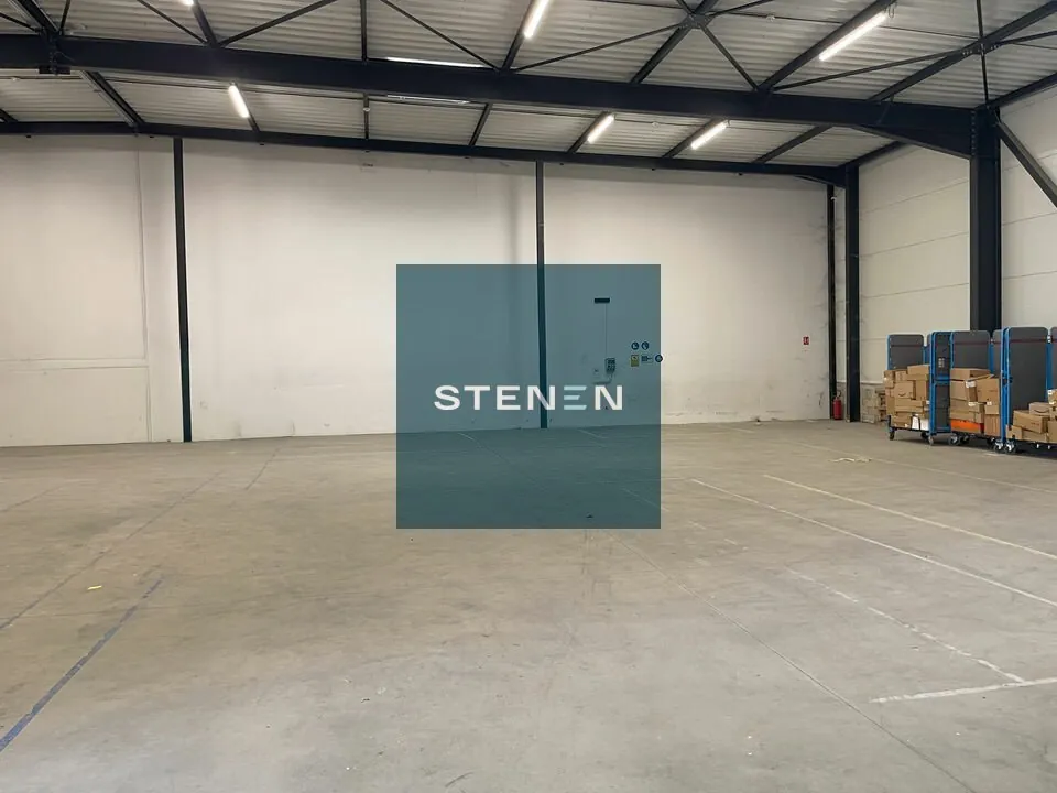 BATIMENT D'ACTIVITÉ A LOUER DE 605 M²
