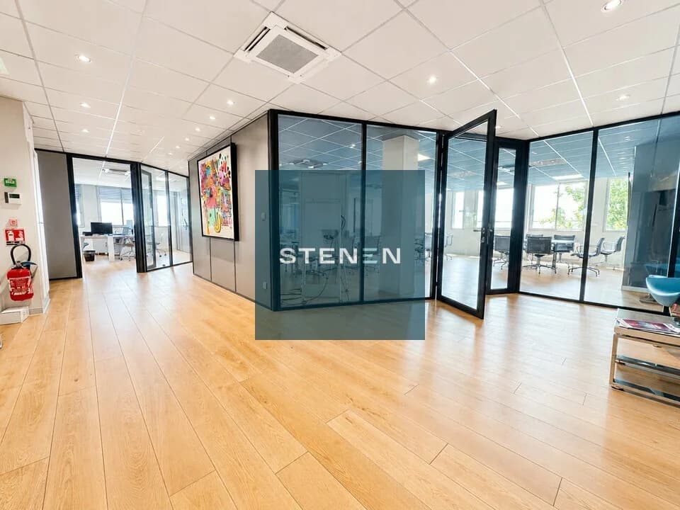BUREAUX A VENDRE DE 178 M²