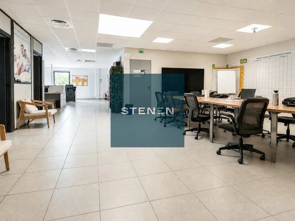 BUREAUX A LOUER DE 180 M²