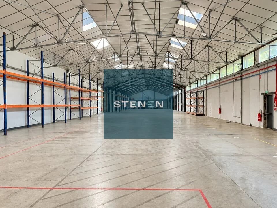 LOCAL D'ACTIVITE - ENTREPOT A LOUER DE 4 450 M²