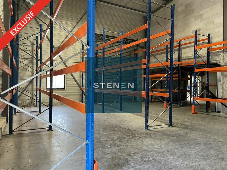 LOCAL D'ACTIVITE - ENTREPOT A LOUER DE 551 M²